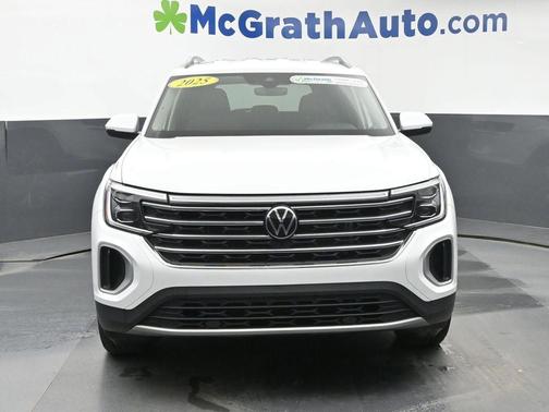 Pure White 2025 Volkswagen Atlas 2.0T SE