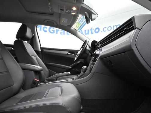 2020 Volkswagen Passat 2.0T SE