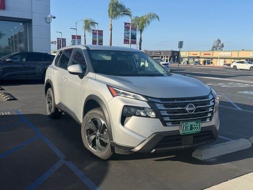 Brilliant Silver Metallic 2025 Nissan Rogue SV
