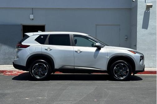 Brilliant Silver Metallic 2025 Nissan Rogue SV
