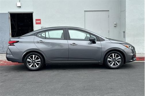 2021 Nissan Versa 1.6 SV