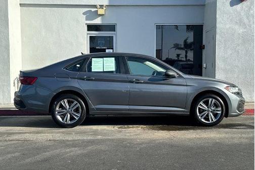 Platinum Gray Metallic 2024 Volkswagen Jetta 1.5T SE