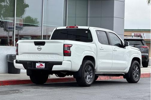 Glacier White 2025 Nissan Frontier SV