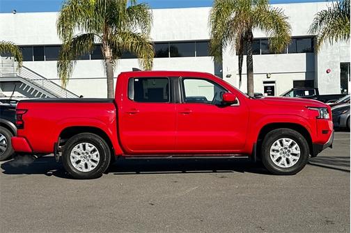 2022 Nissan Frontier SV