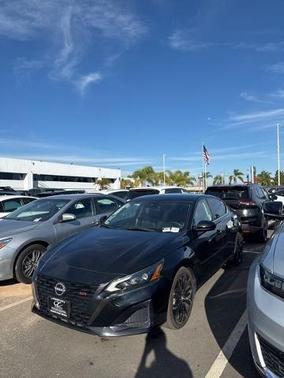 Black 2023 Nissan Altima 2.5 SR