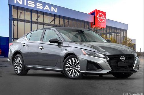 Gun Metallic 2025 Nissan Altima SV