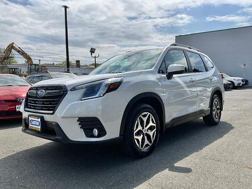 Crystal White Pearl 2022 Subaru Forester Premium