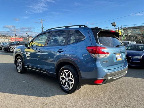 2024 Subaru Forester Premium