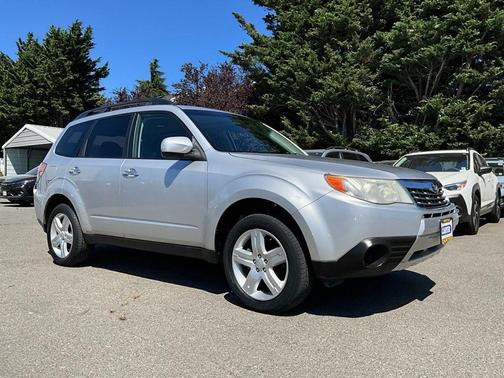 Spark Silver Metallic 2010 Subaru Forester 2.5X Premium