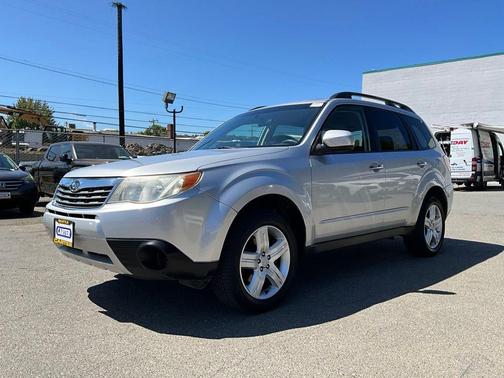 Spark Silver Metallic 2010 Subaru Forester 2.5X Premium