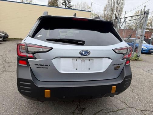 Ice Silver Metallic 2023 Subaru Outback Wilderness