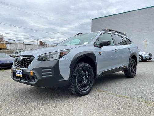 Ice Silver Metallic 2023 Subaru Outback Wilderness