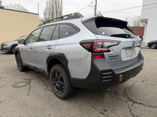 Ice Silver Metallic 2023 Subaru Outback Wilderness