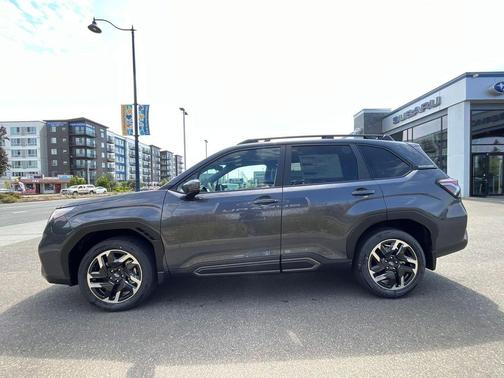 Magnetite Gray Metallic 2025 Subaru Forester Limited