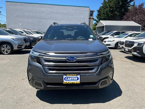 Magnetite Gray Metallic 2025 Subaru Forester Limited