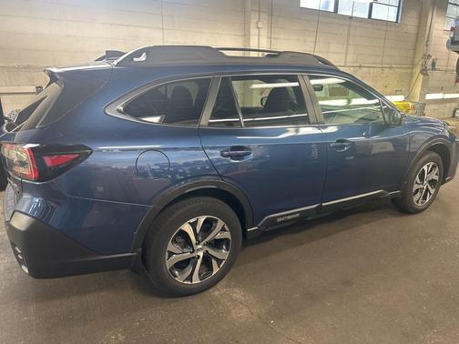2022 Subaru Outback Limited XT