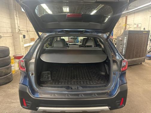 2022 Subaru Outback Limited XT
