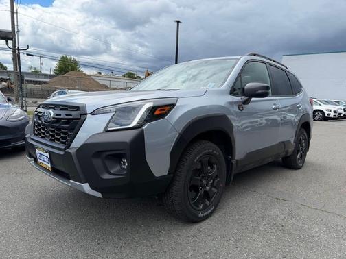 Ice Silver Metallic 2025 Subaru Forester Wilderness