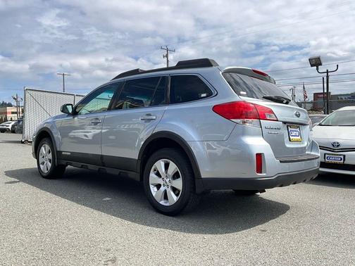 Ice Silver Metallic 2012 Subaru Outback 2.5i Limited