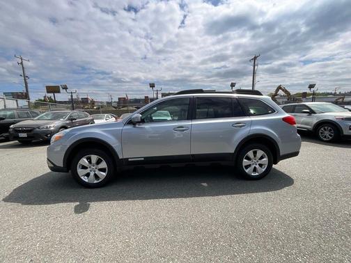 Ice Silver Metallic 2012 Subaru Outback 2.5i Limited