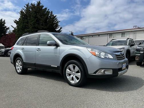 Ice Silver Metallic 2012 Subaru Outback 2.5i Limited