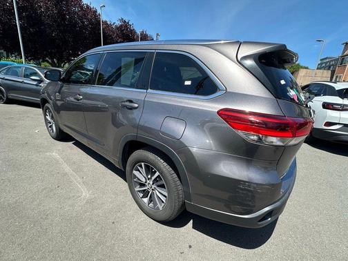 Predawn Gray Mica 2017 Toyota Highlander XLE
