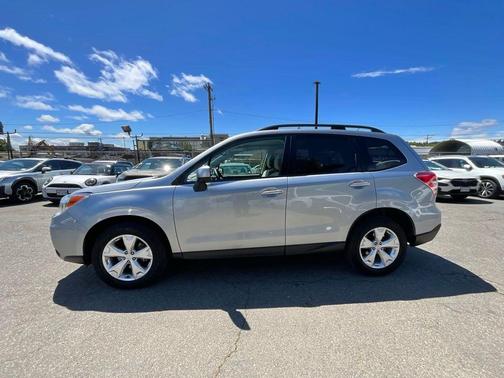 Ice Silver Metallic 2014 Subaru Forester 2.5i Premium