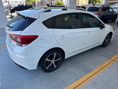Crystal White Pearl 2022 Subaru Impreza Premium