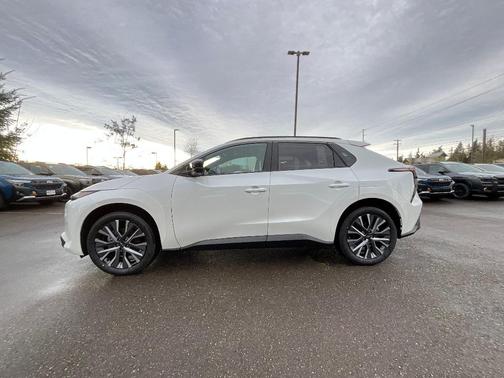 Pearl 2026 Subaru Solterra Limited XT