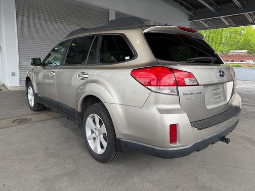 Tungsten Metallic 2014 Subaru Outback 2.5i Premium