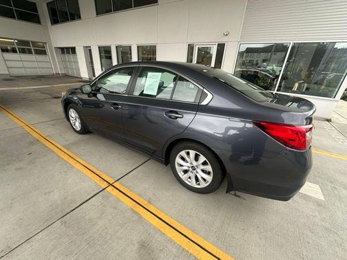 Carbide Gray Metallic 2015 Subaru Legacy 2.5i Premium