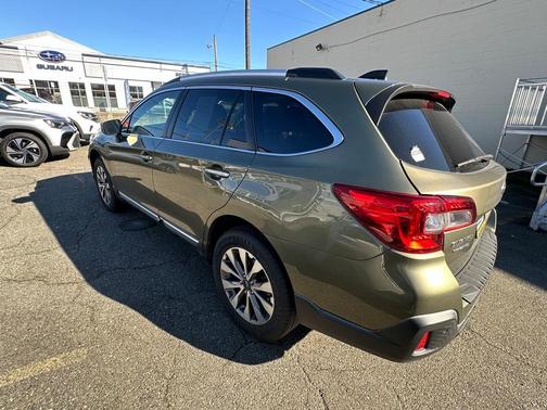 2018 Subaru Outback 2.5i Touring