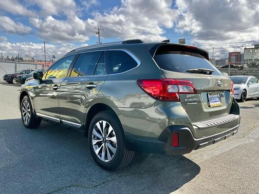 2018 Subaru Outback 2.5i Touring