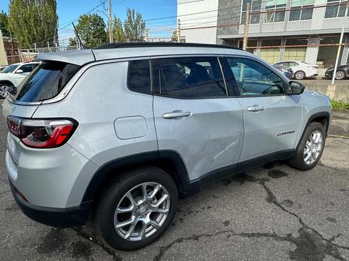 2024 Jeep Compass Latitude Lux