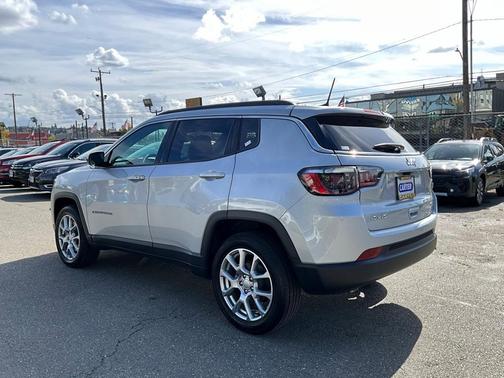 2024 Jeep Compass Latitude Lux