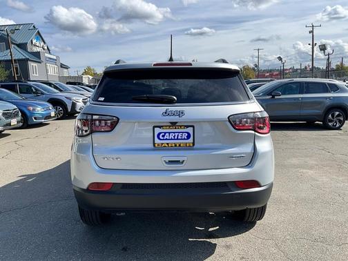2024 Jeep Compass Latitude Lux