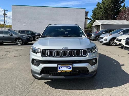 2024 Jeep Compass Latitude Lux