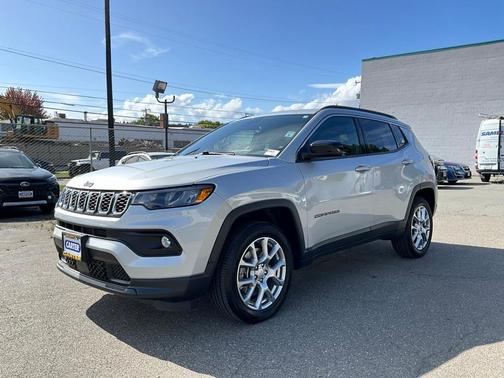 2024 Jeep Compass Latitude Lux