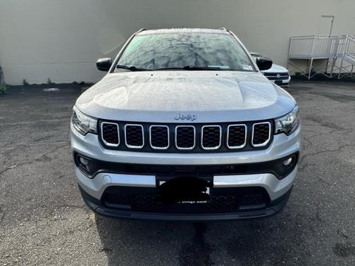 2024 Jeep Compass Latitude Lux