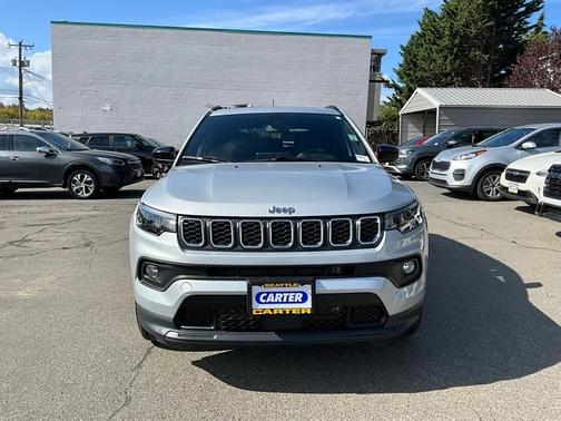 2024 Jeep Compass Latitude Lux