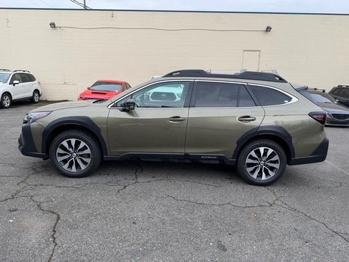 Autumn Green Metallic 2023 Subaru Outback Limited