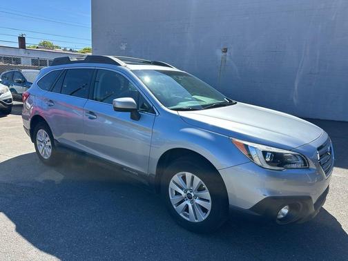 Ice Silver Metallic 2015 Subaru Outback 2.5i Premium