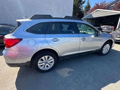 Ice Silver Metallic 2015 Subaru Outback 2.5i Premium