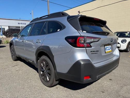 Ice Silver Metallic 2025 Subaru Outback Onyx Edition XT