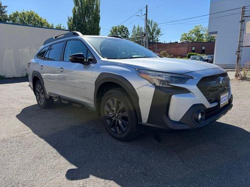 Ice Silver Metallic 2025 Subaru Outback Onyx Edition XT
