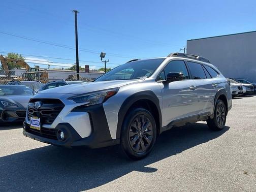 Ice Silver Metallic 2025 Subaru Outback Onyx Edition XT
