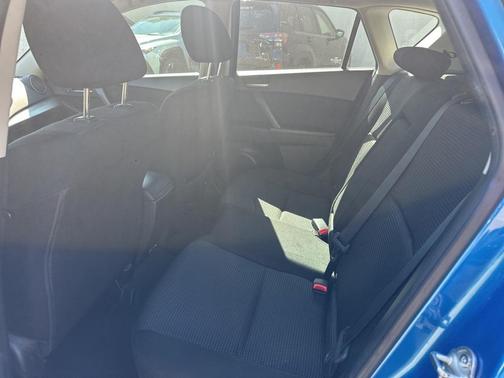2012 Mazda Mazda3 i Touring