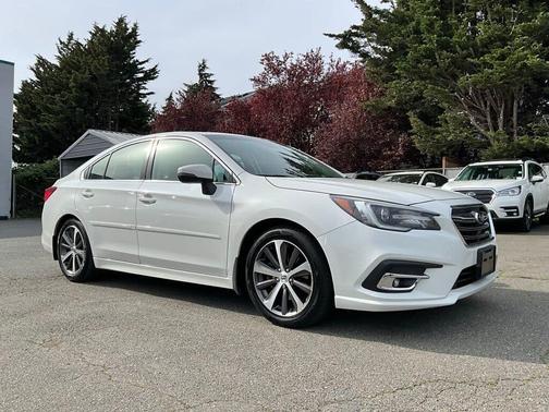 Crystal White Pearl 2019 Subaru Legacy 3.6R Limited