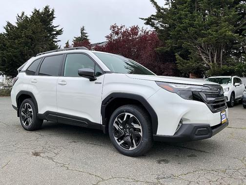 Crystal White Pearl 2026 Subaru Forester Premium