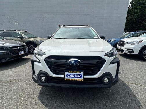 Crystal White Pearl 2023 Subaru Outback Onyx Edition